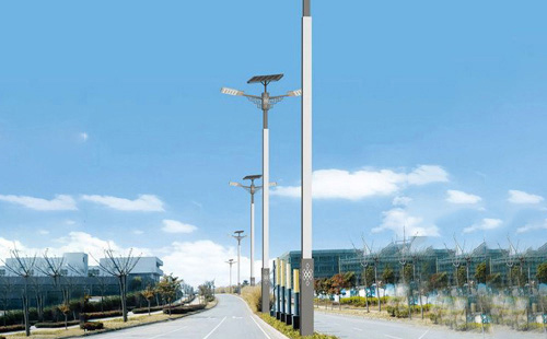 祁连太阳能路灯前半夜亮后半夜暗的真相：控制器分时调光机制