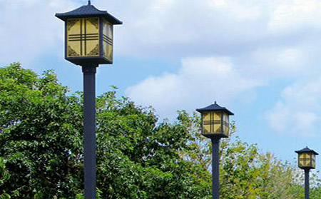 太阳能祁连庭院灯怎么选亮度与续航更耐用